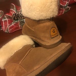 Women’s size 10 bearpaw- used